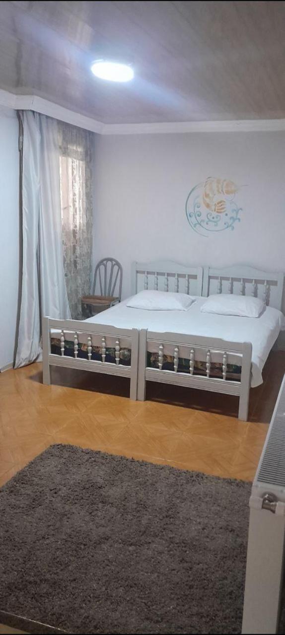 Zaza Guest House Кобулети Екстериор снимка