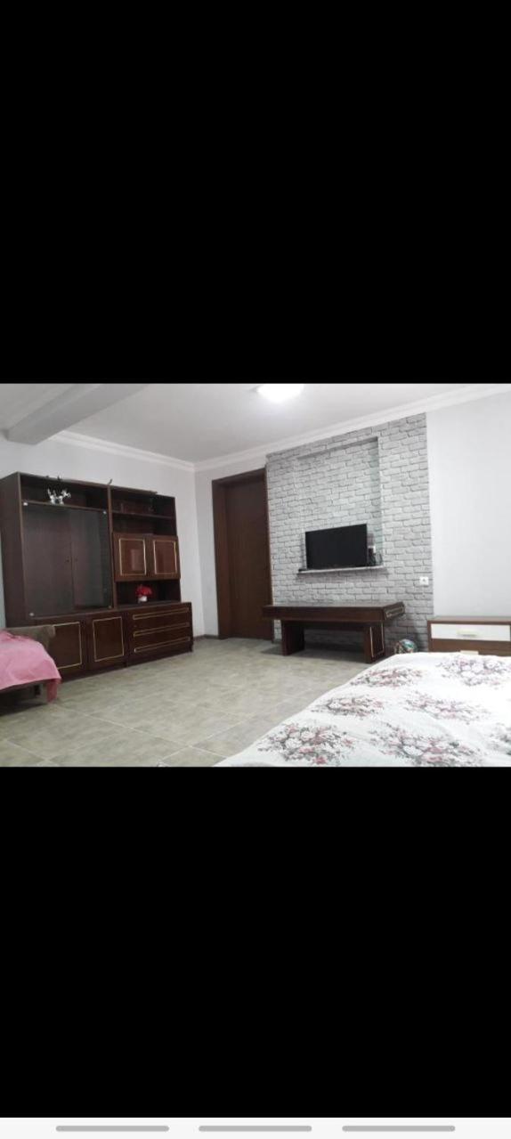 Zaza Guest House Кобулети Екстериор снимка