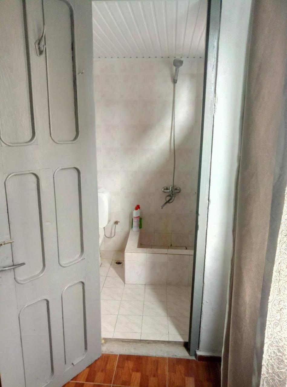 Zaza Guest House Кобулети Екстериор снимка