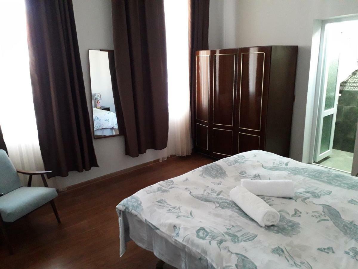 Zaza Guest House Кобулети Екстериор снимка