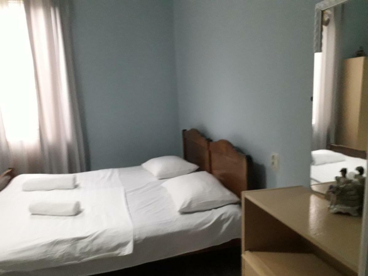 Zaza Guest House Кобулети Екстериор снимка