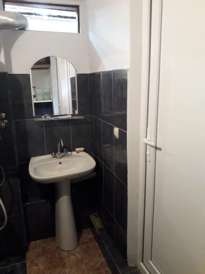 Zaza Guest House Кобулети Екстериор снимка